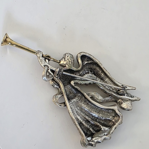 Vintage Angel Blowing Horn Brooch Pin - Picture 7 of 11